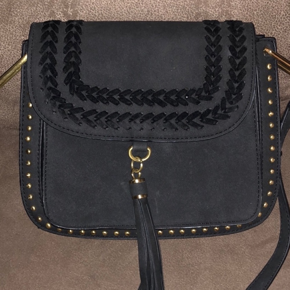 Black cross body bag 🖤 with gold accents ✨
